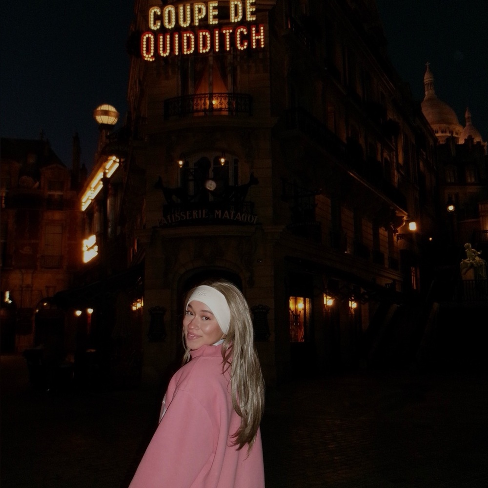 Meet your Posher, Lily